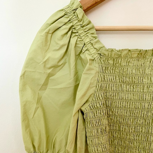 Green Levi’s Smocked Rey Top - Picture 3 of 3